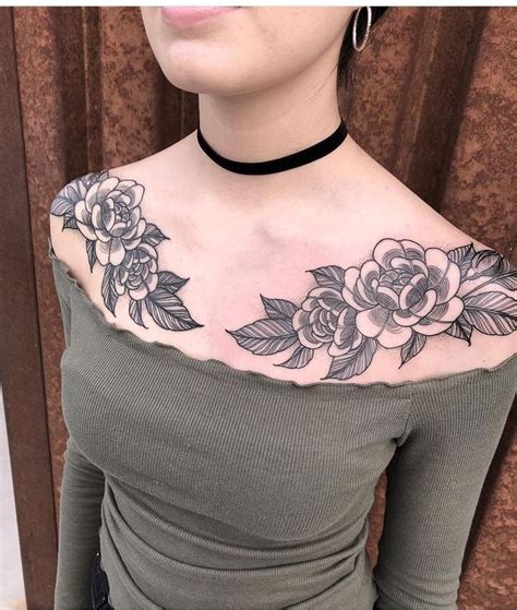 tatuajes pechos mujer|36 tatuajes en el pecho o pectoral para mujeres